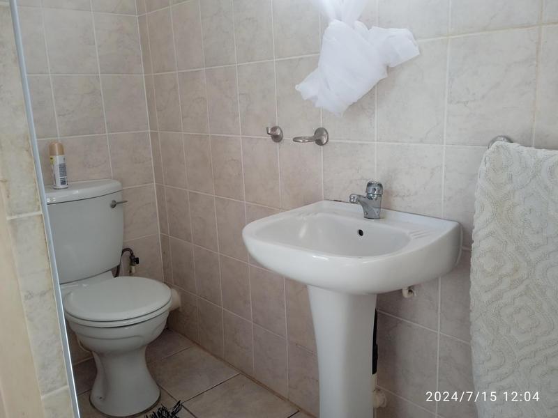 2 Bedroom Property for Sale in Umtentweni KwaZulu-Natal