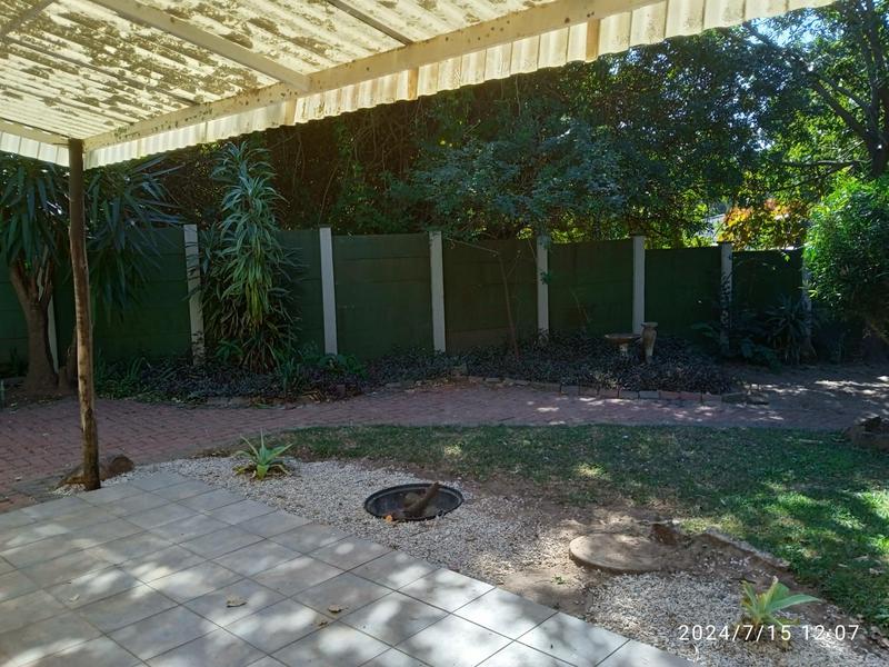 2 Bedroom Property for Sale in Umtentweni KwaZulu-Natal