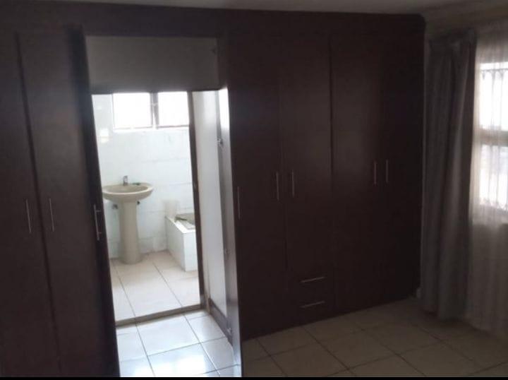 3 Bedroom Property for Sale in Umlazi KwaZulu-Natal