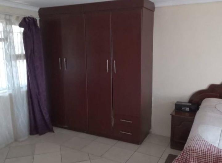 3 Bedroom Property for Sale in Umlazi KwaZulu-Natal