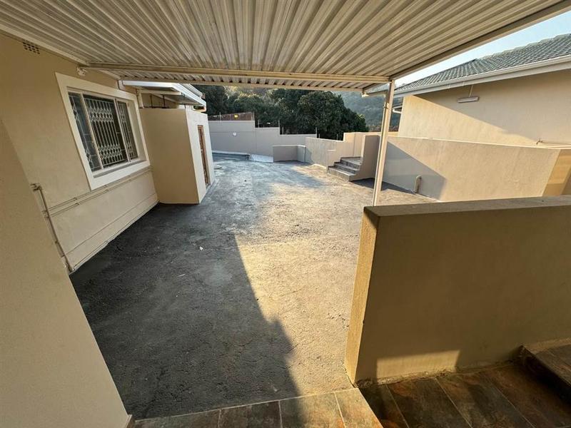 To Let 2 Bedroom Property for Rent in Umhlatuzana KwaZulu-Natal