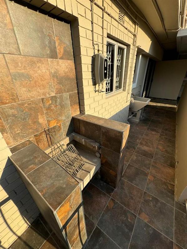 To Let 2 Bedroom Property for Rent in Umhlatuzana KwaZulu-Natal