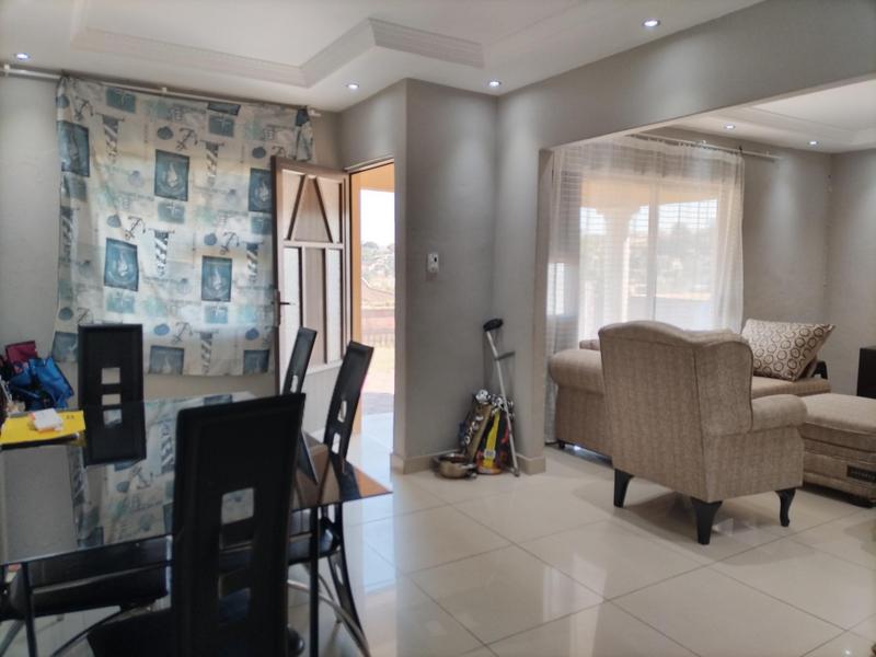 3 Bedroom Property for Sale in Kwandengezi KwaZulu-Natal