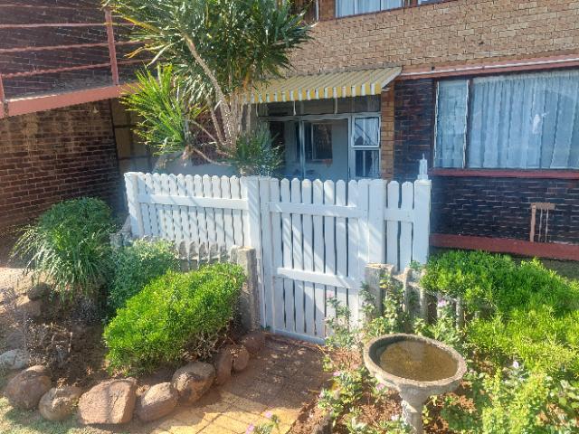 2 Bedroom Property for Sale in Amanzimtoti KwaZulu-Natal