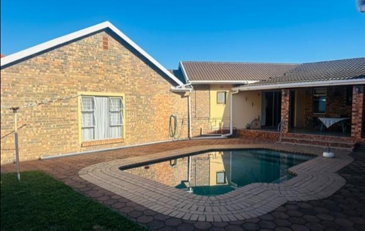 5 Bedroom Property for Sale in Veld En Vlei KwaZulu-Natal