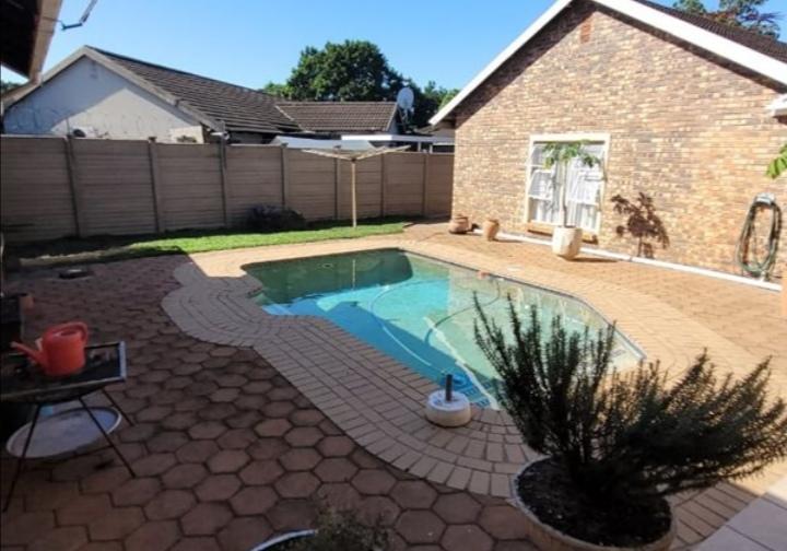 5 Bedroom Property for Sale in Veld En Vlei KwaZulu-Natal