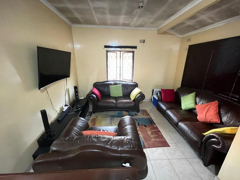 3 Bedroom Property for Sale in Umlazi KwaZulu-Natal