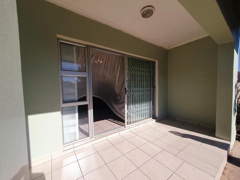 2 Bedroom Property for Sale in Uvongo KwaZulu-Natal