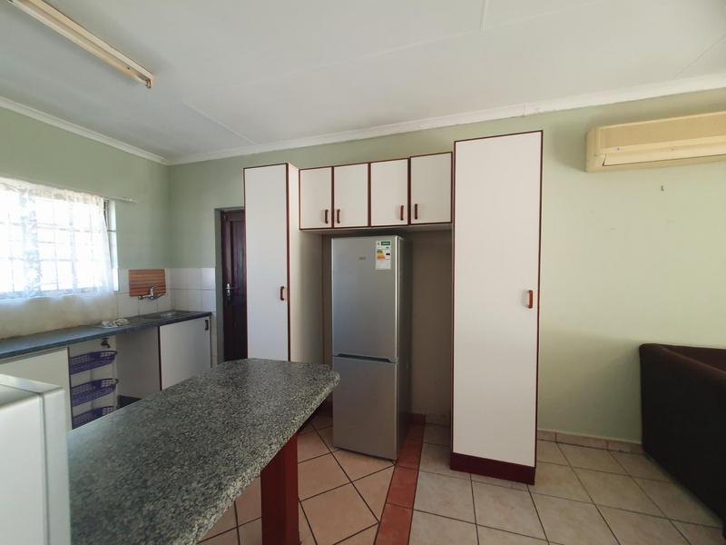 2 Bedroom Property for Sale in Uvongo KwaZulu-Natal