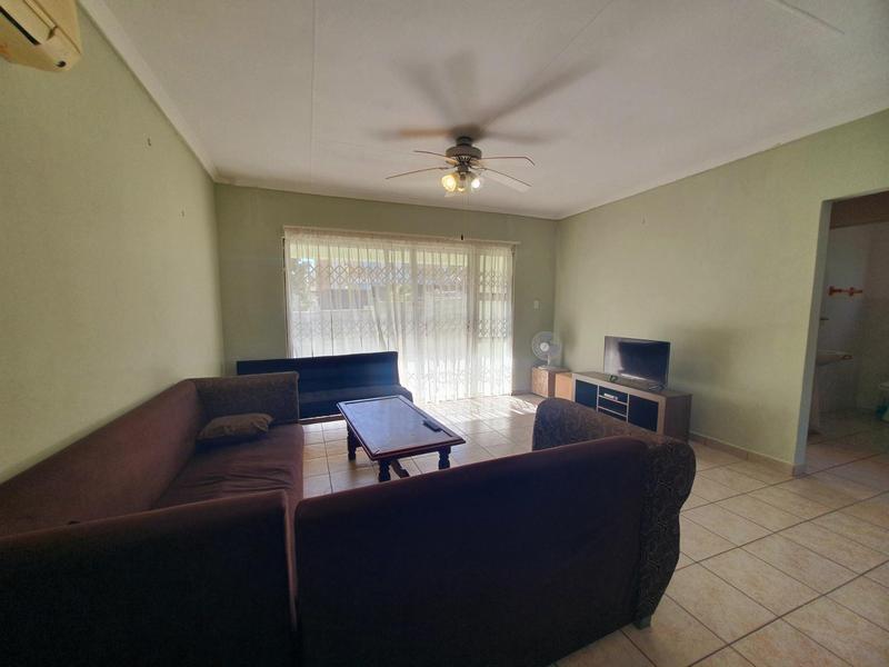 2 Bedroom Property for Sale in Uvongo KwaZulu-Natal