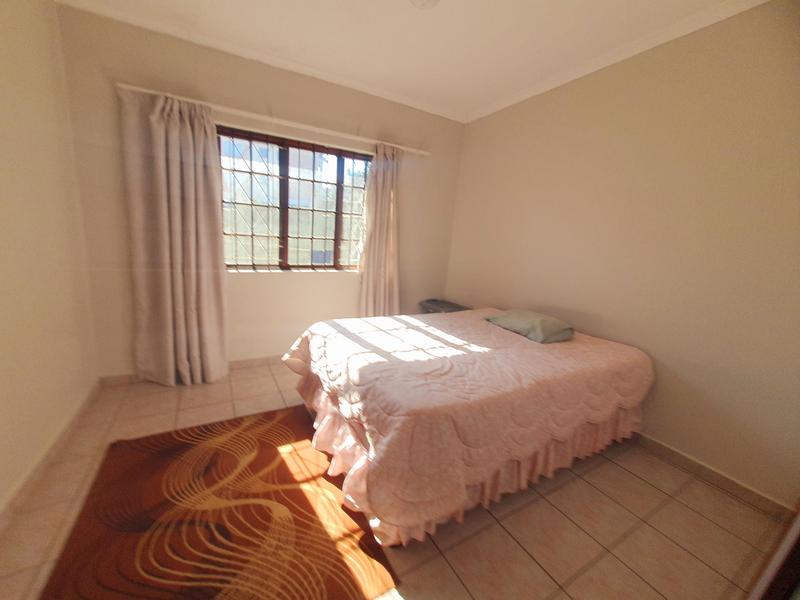 2 Bedroom Property for Sale in Uvongo KwaZulu-Natal