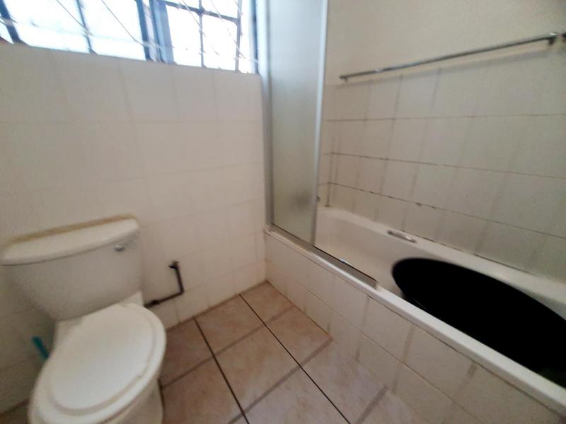 2 Bedroom Property for Sale in Uvongo KwaZulu-Natal