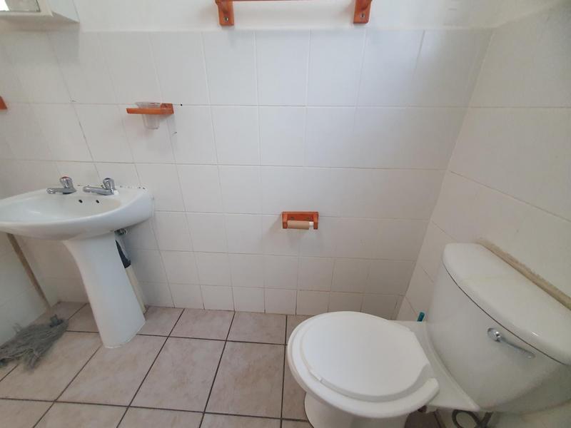 2 Bedroom Property for Sale in Uvongo KwaZulu-Natal