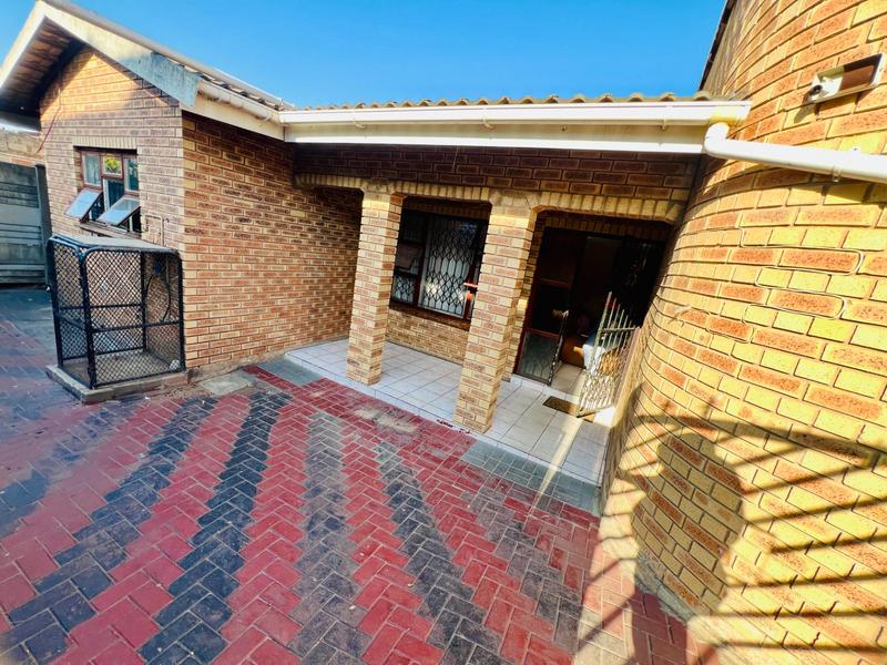 4 Bedroom Property for Sale in Inanda KwaZulu-Natal