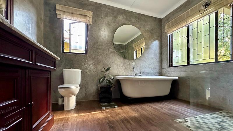 5 Bedroom Property for Sale in Hilton Gardens KwaZulu-Natal