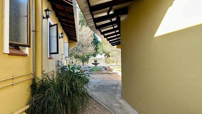 5 Bedroom Property for Sale in Hilton Gardens KwaZulu-Natal