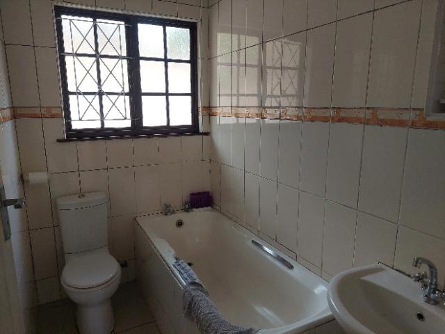 To Let 2 Bedroom Property for Rent in Illovo KwaZulu-Natal