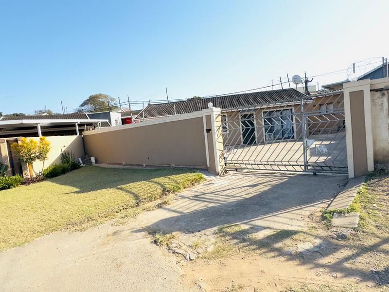 3 Bedroom Property for Sale in KwaMashu A KwaZulu-Natal