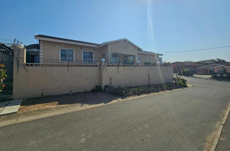 4 Bedroom Property for Sale in Trenance Park KwaZulu-Natal