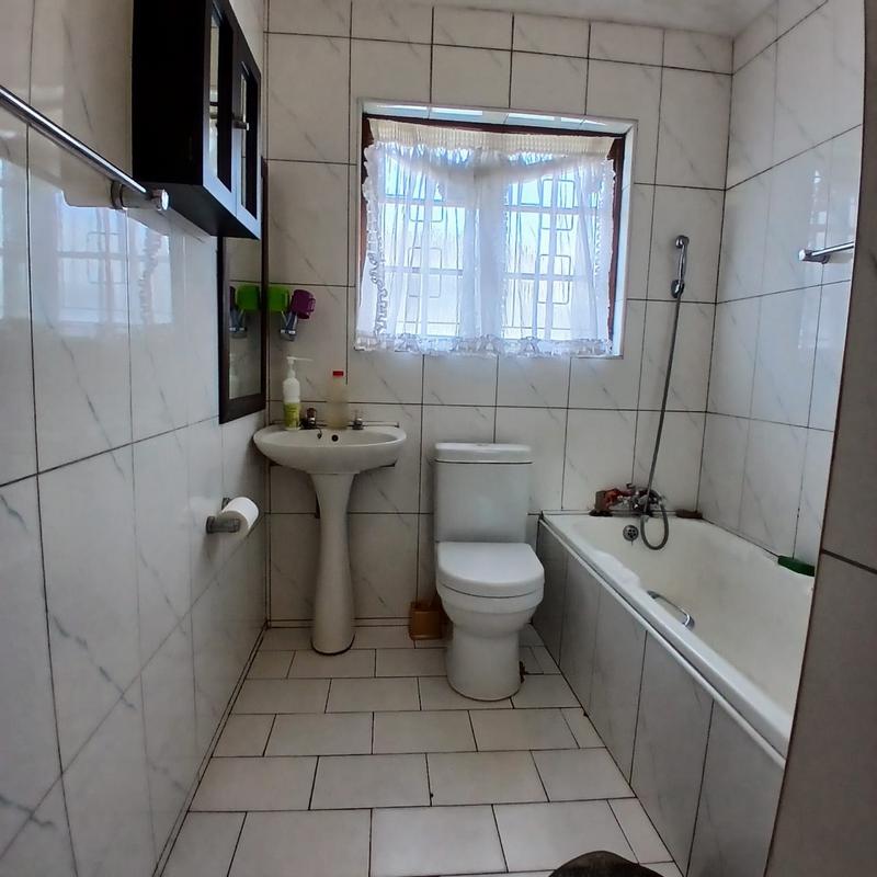 2 Bedroom Property for Sale in Montclair KwaZulu-Natal