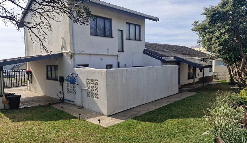 4 Bedroom Property for Sale in Uvongo KwaZulu-Natal