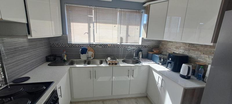 2 Bedroom Property for Sale in North Beach KwaZulu-Natal