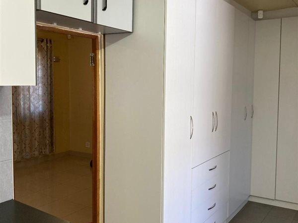 To Let 1 Bedroom Property for Rent in Redfern KwaZulu-Natal