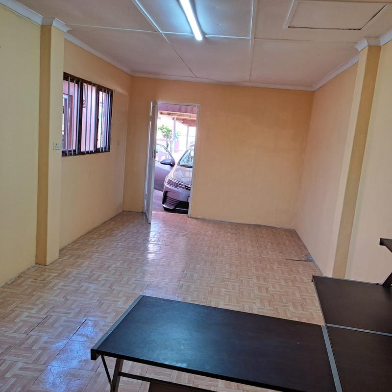 To Let 1 Bedroom Property for Rent in Woodview KwaZulu-Natal