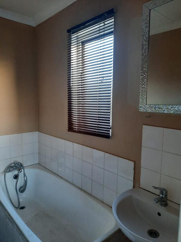 1 Bedroom Property for Sale in Eastbury KwaZulu-Natal