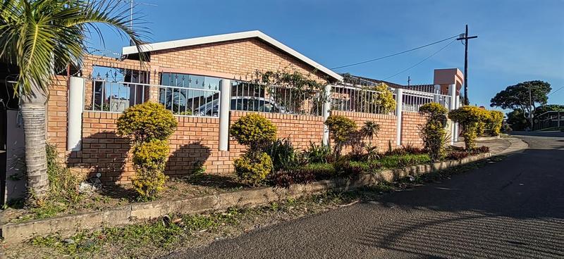 4 Bedroom Property for Sale in Palmview KwaZulu-Natal