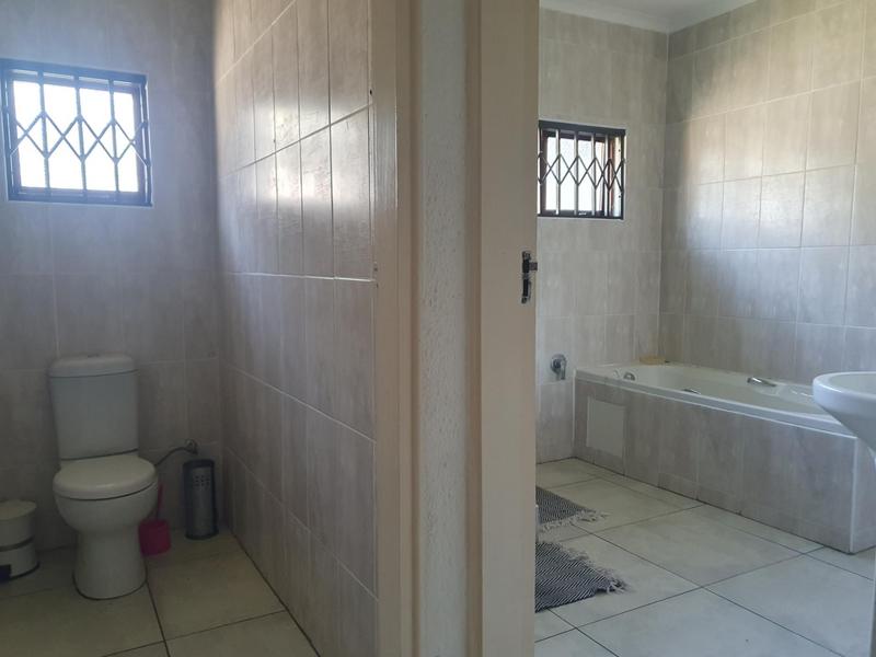 4 Bedroom Property for Sale in Hibberdene KwaZulu-Natal