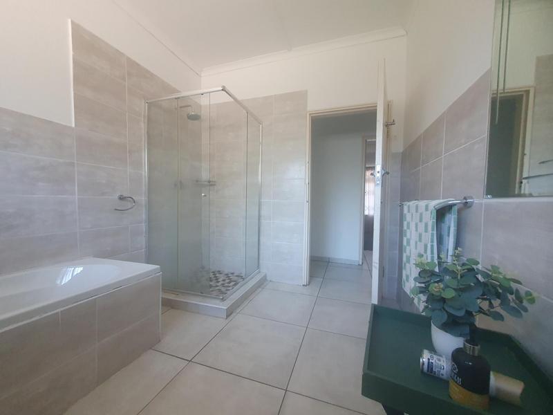 4 Bedroom Property for Sale in Hibberdene KwaZulu-Natal