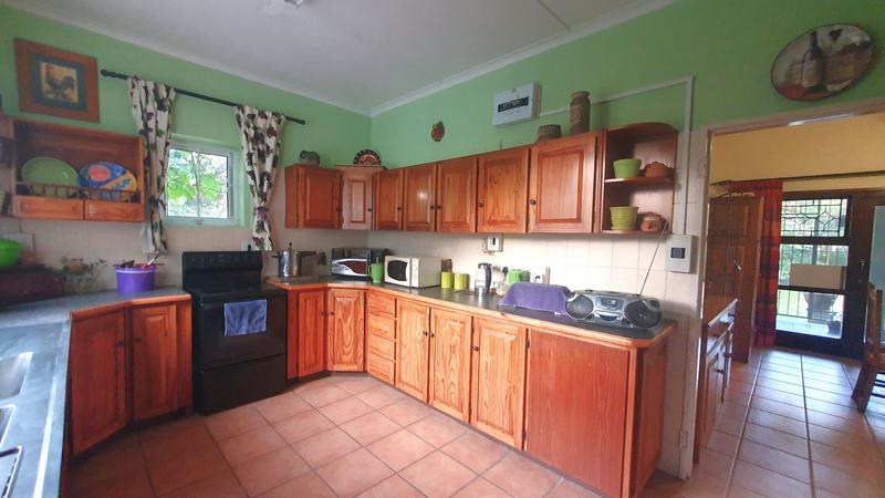 5 Bedroom Property for Sale in Umtentweni KwaZulu-Natal