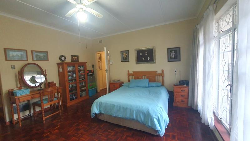 5 Bedroom Property for Sale in Umtentweni KwaZulu-Natal