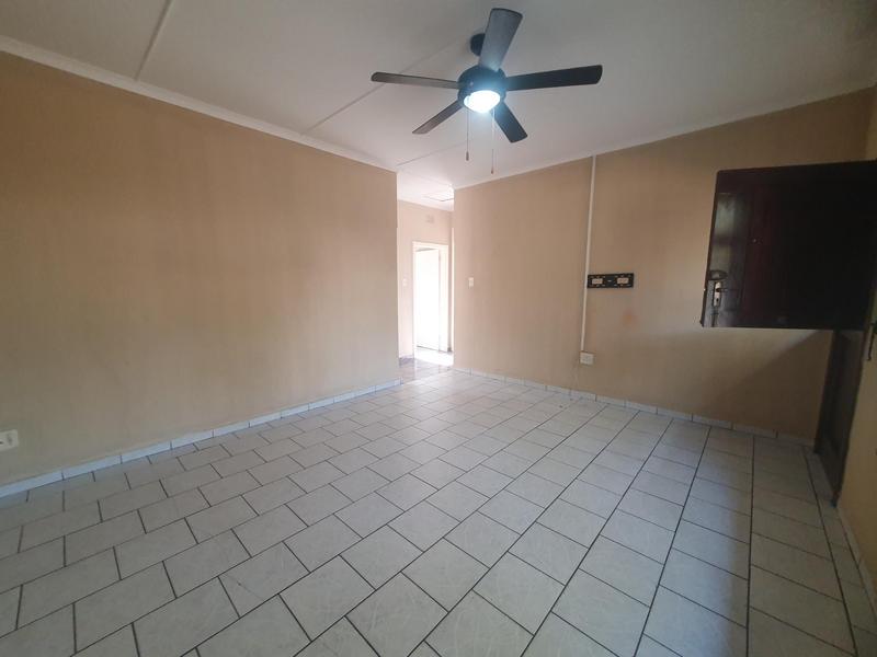 2 Bedroom Property for Sale in Uvongo KwaZulu-Natal