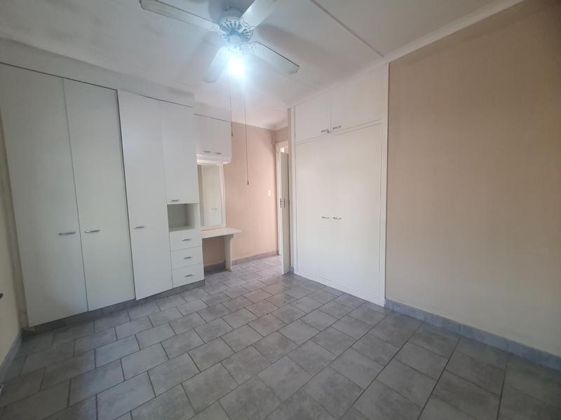 2 Bedroom Property for Sale in Uvongo KwaZulu-Natal