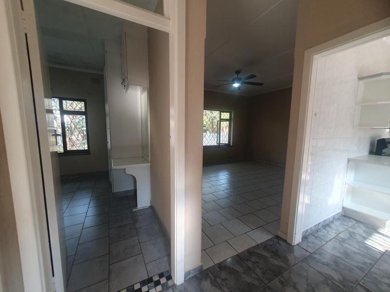 2 Bedroom Property for Sale in Uvongo KwaZulu-Natal