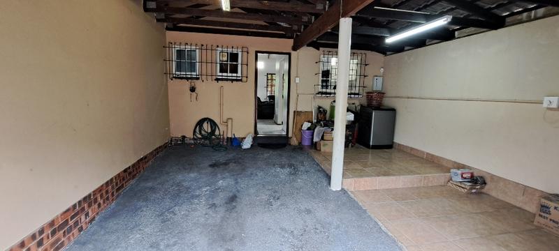 1 Bedroom Property for Sale in Meer En See KwaZulu-Natal