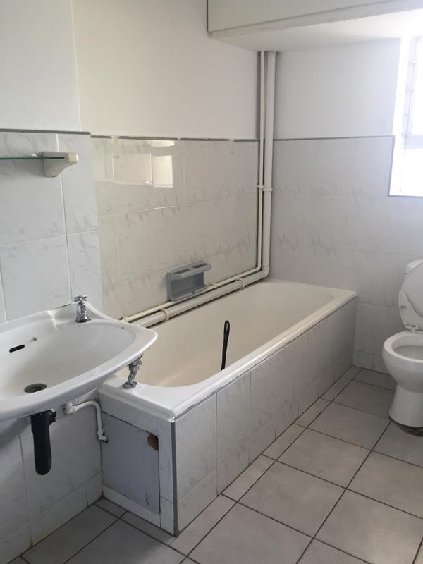 To Let 1 Bedroom Property for Rent in Esplanade KwaZulu-Natal