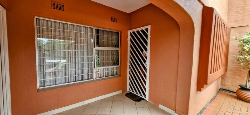 6 Bedroom Property for Sale in Trafalgar KwaZulu-Natal