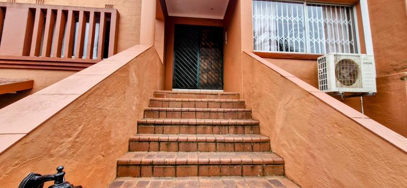 6 Bedroom Property for Sale in Trafalgar KwaZulu-Natal