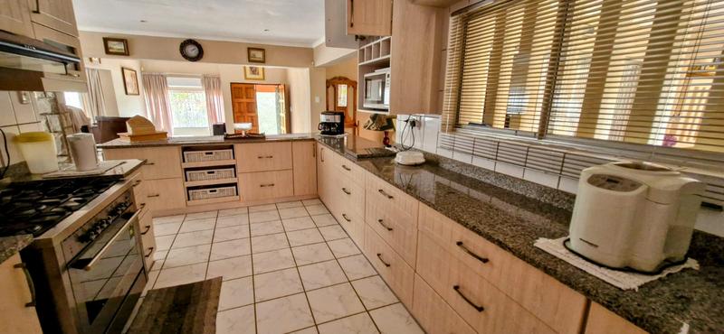 6 Bedroom Property for Sale in Trafalgar KwaZulu-Natal