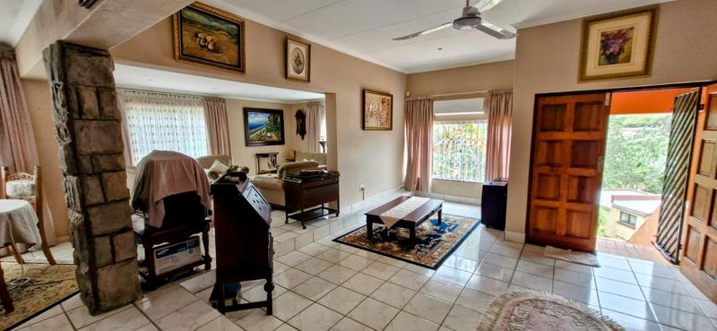 6 Bedroom Property for Sale in Trafalgar KwaZulu-Natal