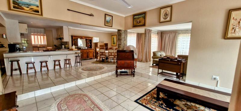 6 Bedroom Property for Sale in Trafalgar KwaZulu-Natal