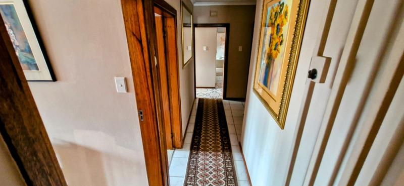 6 Bedroom Property for Sale in Trafalgar KwaZulu-Natal