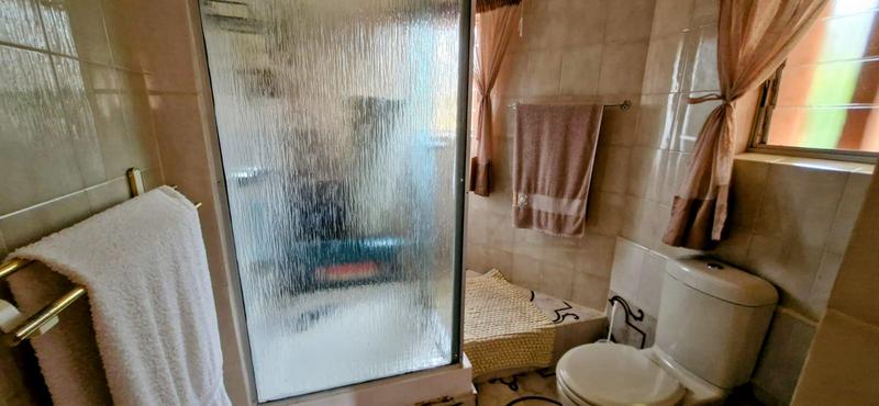 6 Bedroom Property for Sale in Trafalgar KwaZulu-Natal