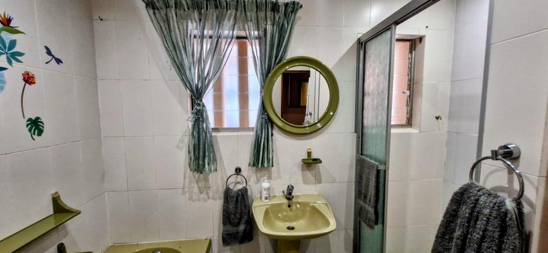 6 Bedroom Property for Sale in Trafalgar KwaZulu-Natal