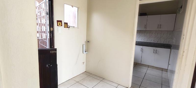 To Let 1 Bedroom Property for Rent in Overport KwaZulu-Natal