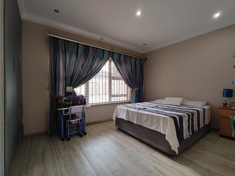 5 Bedroom Property for Sale in Hayfields KwaZulu-Natal