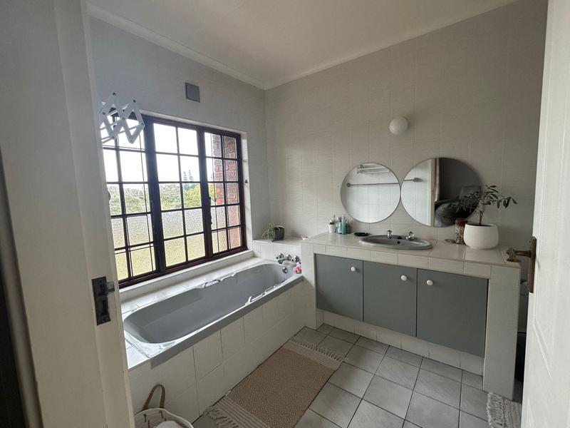 3 Bedroom Property for Sale in Umtentweni KwaZulu-Natal